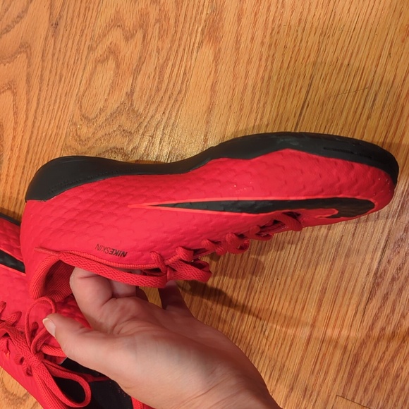 NikeSkin hypervenom turf sneakers - Picture 5 of 7